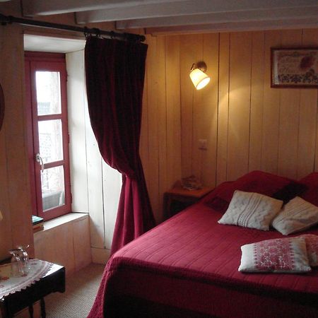 La Maison De Justine Murat (Cantal) Bagian luar foto