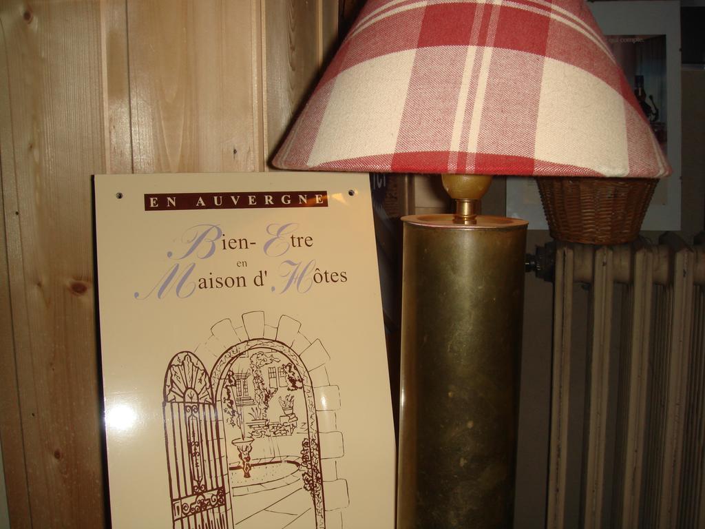 La Maison De Justine Murat (Cantal) Bagian luar foto