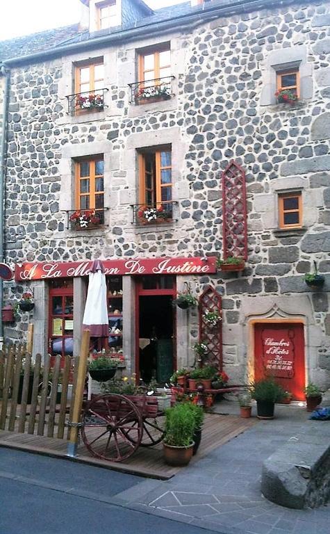 La Maison De Justine Murat (Cantal) Bagian luar foto